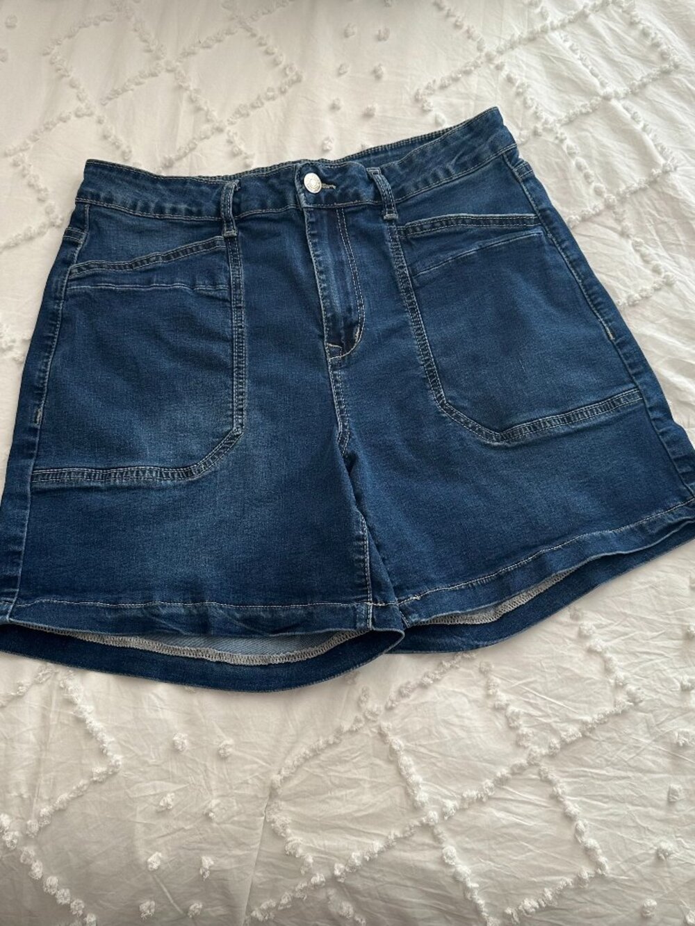 Luvamia Denim Shorts Size L Blue Stretch High Rise Utility Pocket Shorts